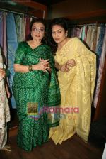 Asha Parekh at the Launch of Shubhrata Dutta_s Jamdani Saree collection in Juh, Mumbai on 23rd March 2010 (12).JPG
